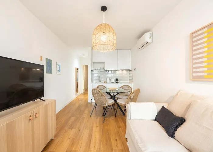 Apartamento Liberdade Stylish Ground Floor *