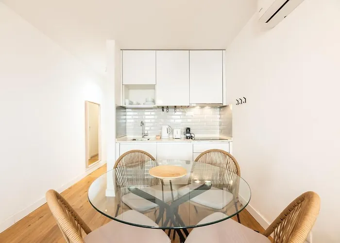 Liberdade Stylish Ground Floor *